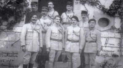L'encadrement du 1er bataillon du 415e R.I. en 1918 (au centre, le Cne Lebreton) - archives de Vrigne-Meuse