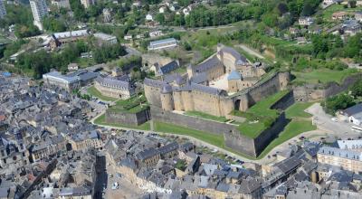 Photo aérienne du château de Sedan