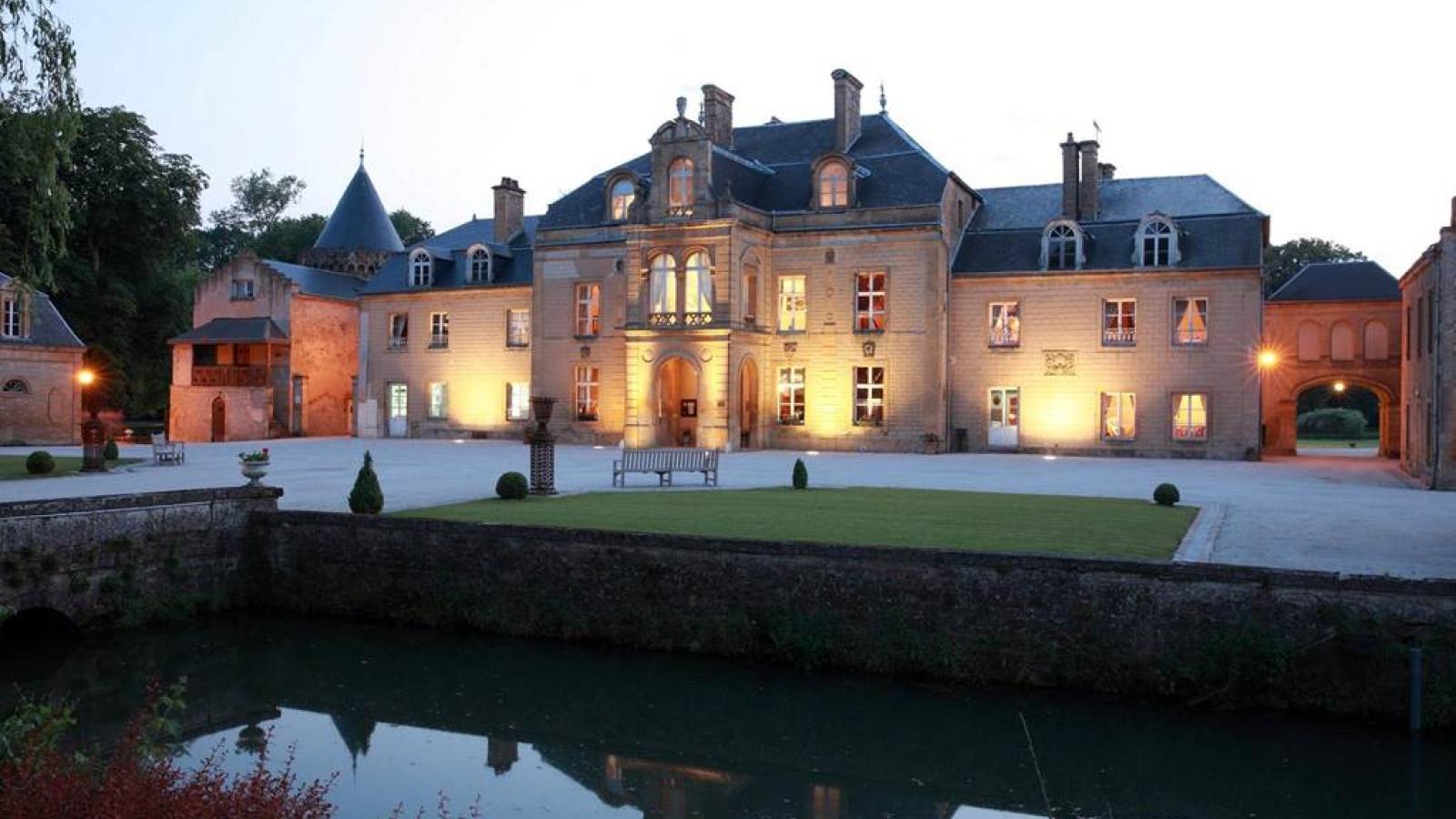 Week-end prestige en amoureux dans un château-hôtel en Ardenne